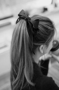 48a151a1318bf02a2f7acf980fc19633--bow-ponytail-cute-ponytails.jpg (192×290)