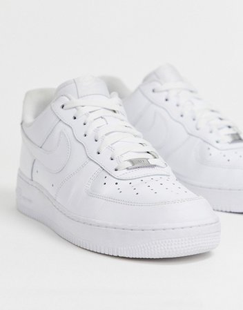 Nike Air Force 1 '07 Trainers In White | ASOS