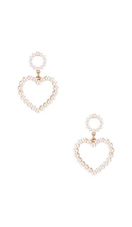 Ettika Heart Pearl Earring in Pearl & Gold | REVOLVE