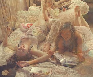 10 images about pajama party 🌙💞 on We Heart It