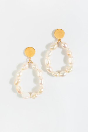 Romina Baroque Pearl Drop Earrings | francesca's