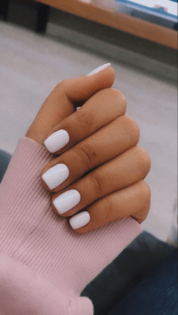white nails square shape