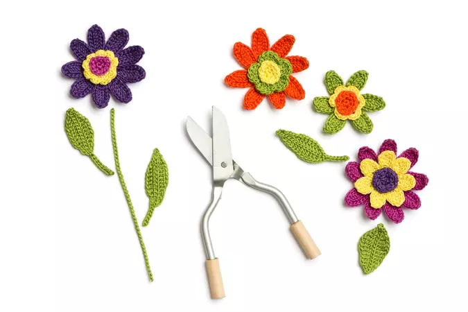 Crochet Flower Bouquet Free Pattern (How to Crochet a Flower Bouquet) – The Crocheting
