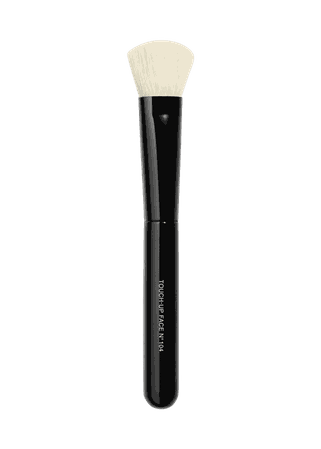 CHANEL LES PINCEAUX DE CHANEL Touch-Up Face Brush N°104 - Bergdorf Goodman