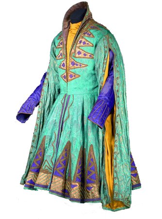 theater noble robe