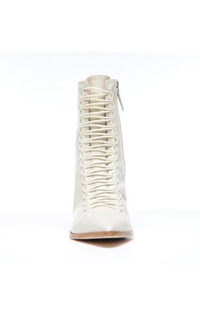 LACED-COIL-HEELED-BOOT-A8071-P19_500x1000_Laced_Coil_Heeled_Boot_Ivory_Front.jpg (500×800)