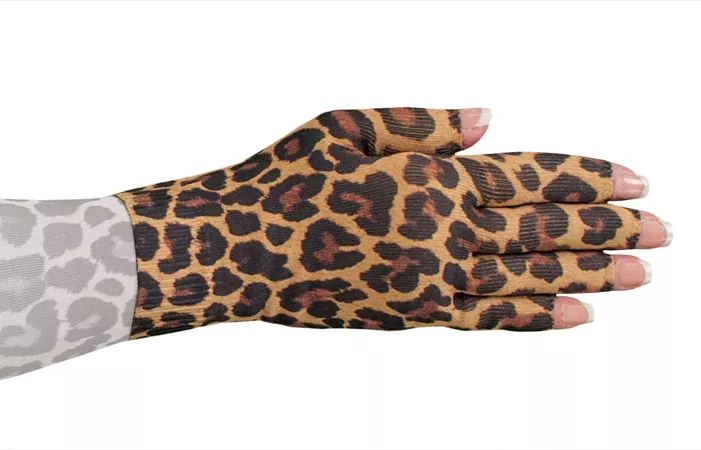 LympheDIVAs Leo Leopard Glove