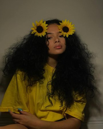 sunflower, aesthetic, girl and flower - image #6929848 on Favim.com