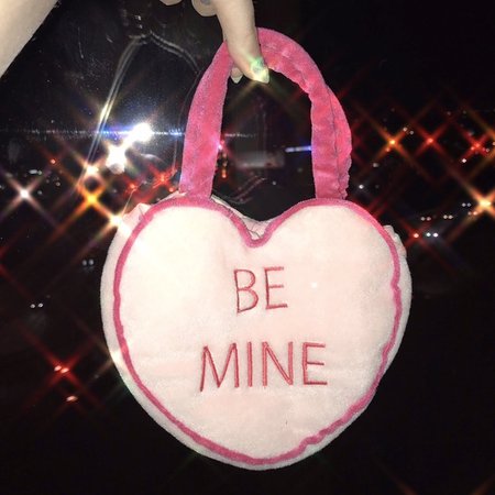 ✧･ﾟ: *✧･ﾟ:* RARE *:･ﾟ✧*:･ﾟ✧ ‘Be Mine’ Valentines Day lil’ 6 - Depop