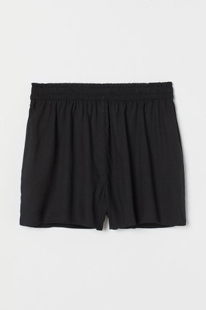 Wide-cut Shorts - Black