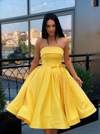yellow dress