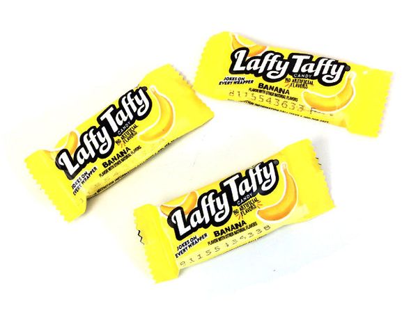 Banana Laffy Taffy bite-size | OldTimeCandy.com