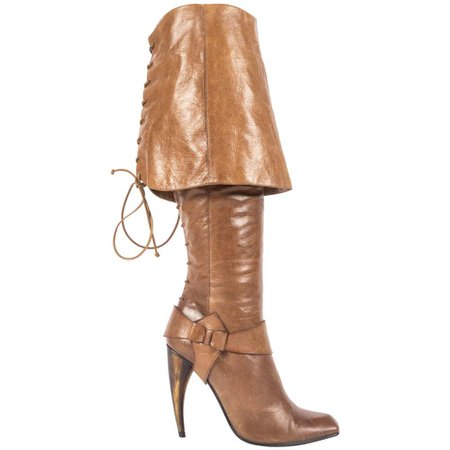 Alexander McQueen Spring-Summer 2003 tan leather turn over boots with horn heel For Sale at 1stdibs