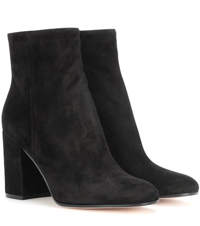 Rolling suede ankle boots