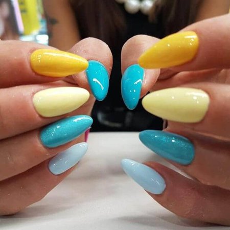 „blue yellow nails“ – „Google“ paieška
