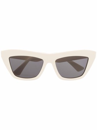 Shop Bottega Veneta Eyewear cat-eye frame sunglasses with Express Delivery - FARFETCH
