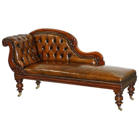 Stunning Restored Victorian Chesterfield Aged Brown Leather Chaise Longue Daybed For Sale at 1stdibs
