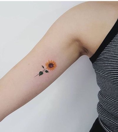 Woman Transforms 'Unsightly' Birthmark Into Beautiful Sunflower Tattoo | 12  Tomatoes