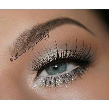 White and Silver Glimmer Eye Make Up Looks