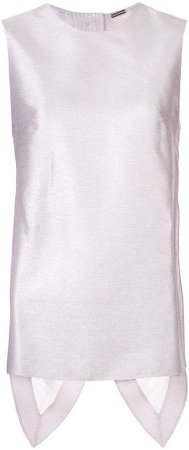 sleeveless fitted blouse