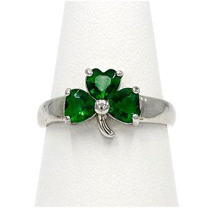 Green Crystal Shamrock Ring By Avon Size 8