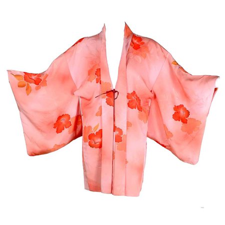 1930s Haori Vintage Kimono in Peach Silk With Orange Hibiscus Flowers For Sale at 1stdibs