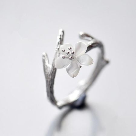 Anel Flor de Cerejeira Branca