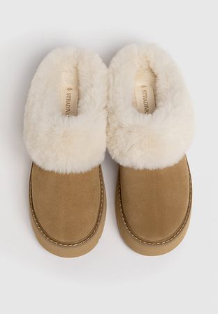 Flat leather clogs with faux fur - Women's See all | Stradivarius United States
