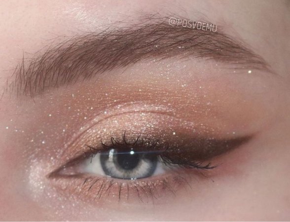 Gold Sparkly Eyeshadow