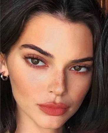 Kendall Jenner makeup