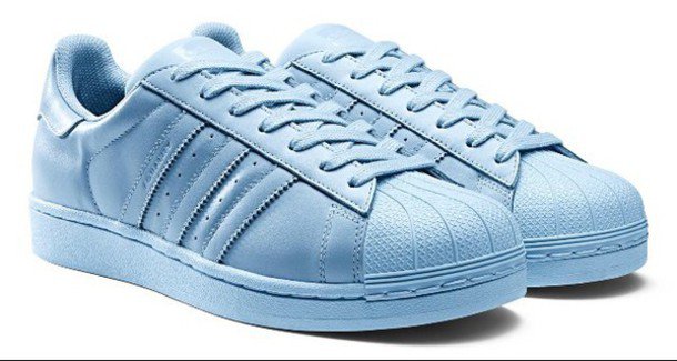 nvmjce-l-610x610-adidas+supercolor-light+blue-pastel+sneakers-pharrell+williams-shoes-adidas-adidas+superstars-blue-blue+light.jpg (610×325)
