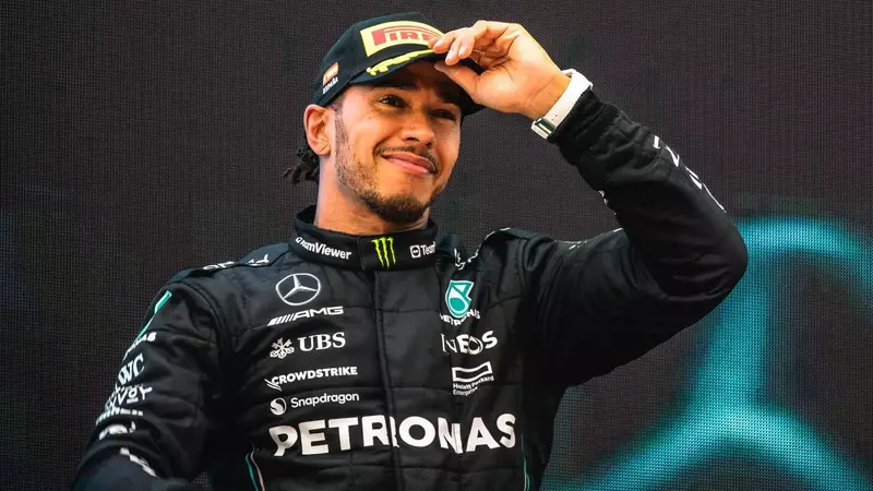 Lewis Hamilton’s simple criteria for continuing Formula 1 career revealed : PlanetF1