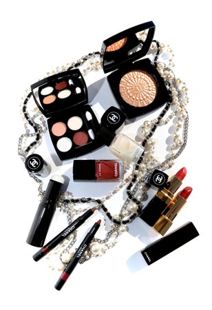 chanel aesthetic pearls - Google Search