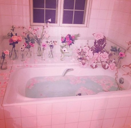 vintage bathtub | Tumblr