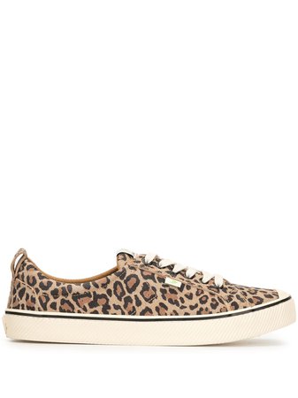 Cariuma OCA low-top leopard-print sneakers