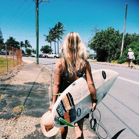 summer aesthetic surfer girl