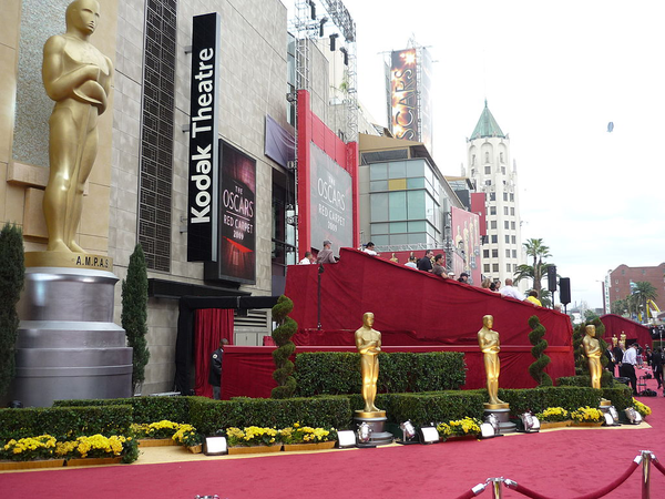 File:Red carpet at 81st Academy Awards in Kodak Theatre