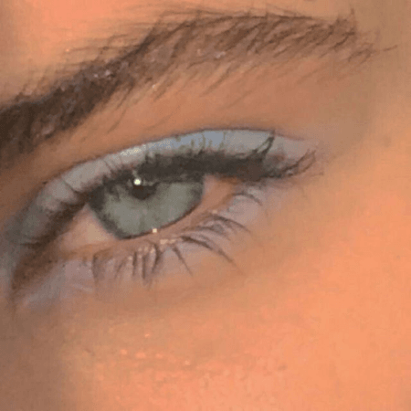 blue eye makeup