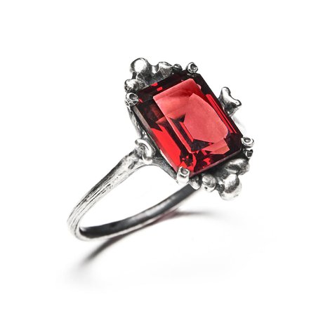 Hecate Mini. Sterling Silver & Garnet Ring. – Blood Milk Jewels