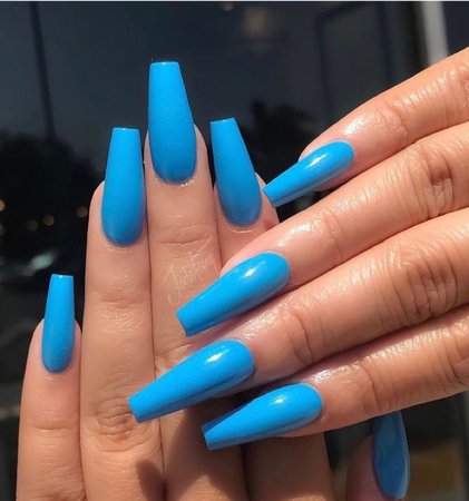 plain blue nails