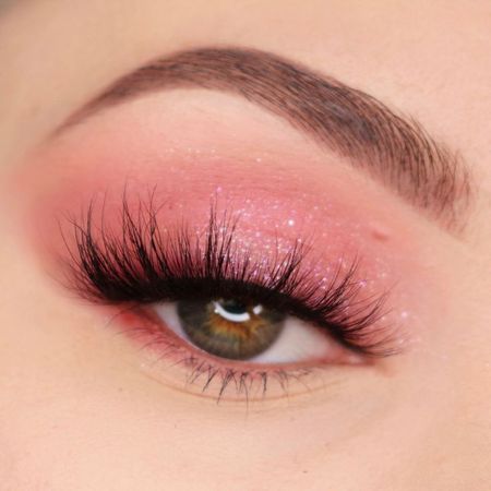 Glittery Light Pink Eye Makeup