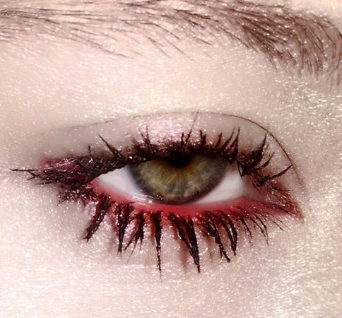 red eyeliner