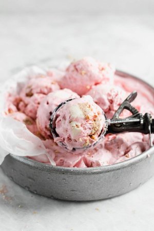 (99+) strawberry ice cream | Tumblr