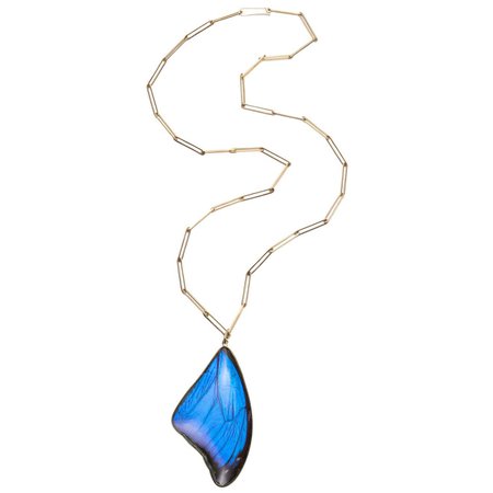 Butterfly Wing, Rock Crystal and 18 Karat Gold Pendant Necklace For Sale at 1stDibs