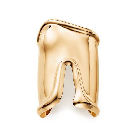 Elsa Peretti® large Bone cuff in 18k gold, 95 mm wide. | Tiffany & Co.