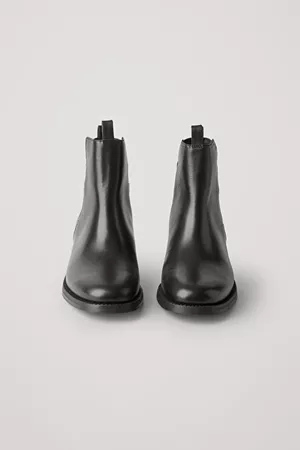 LEATHER RIBBED DETAIL CHELSEA BOOTS - Black - Boots - COS WW