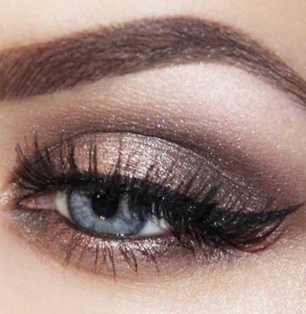 bronze cat eye makeup