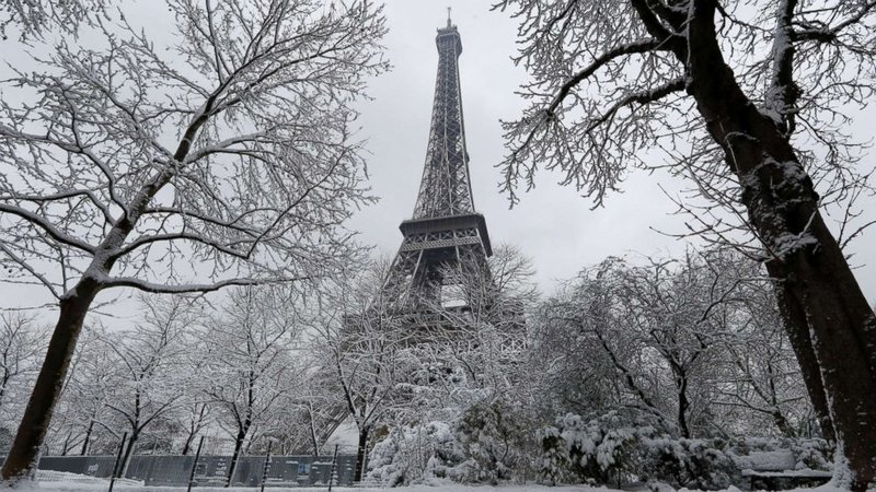 Heavy snow shuts down Eiffel Tower weeks after abnormal rainfall soaked Paris - ABC News