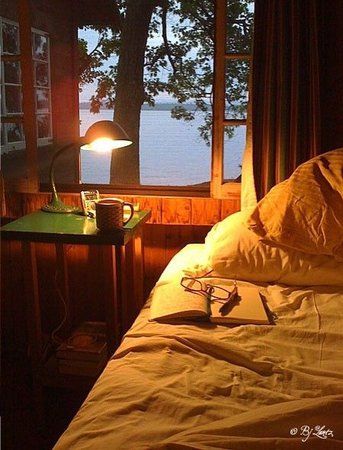 lake room cozy