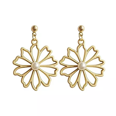 Daisy Flowers Stud Earrings | Moonstruck Boutique